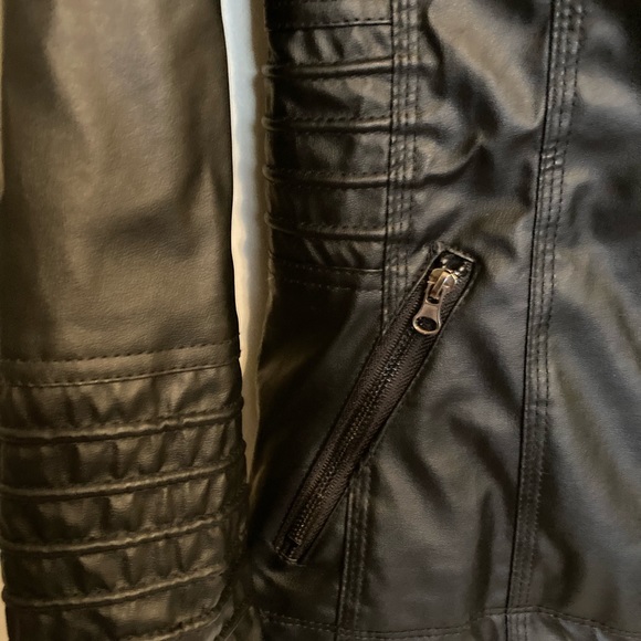 FAUX PLEATHER JACKET W/ REMOVABLE HOOD-XS - Picture 9 of 9